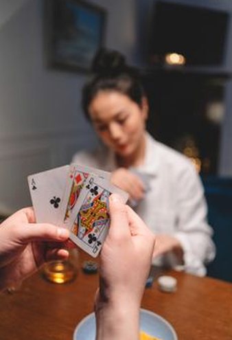 phỏm trực tuyến Debet